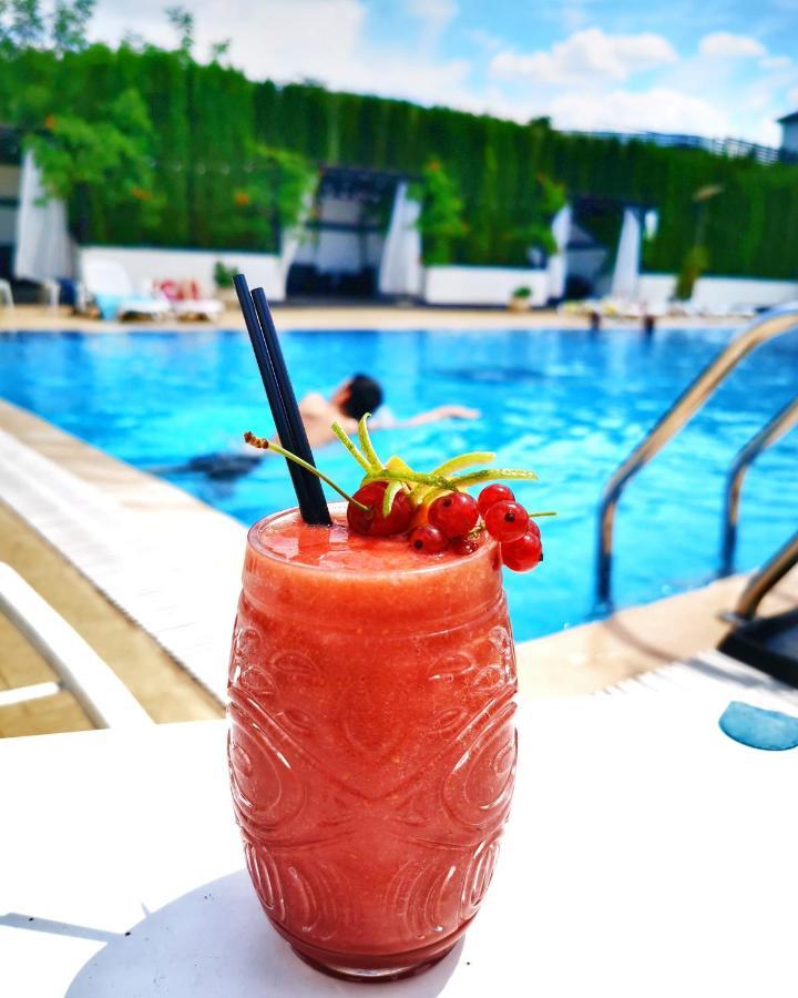 Complex Eos Hotel Valea Lupului  Ngoại thất bức ảnh