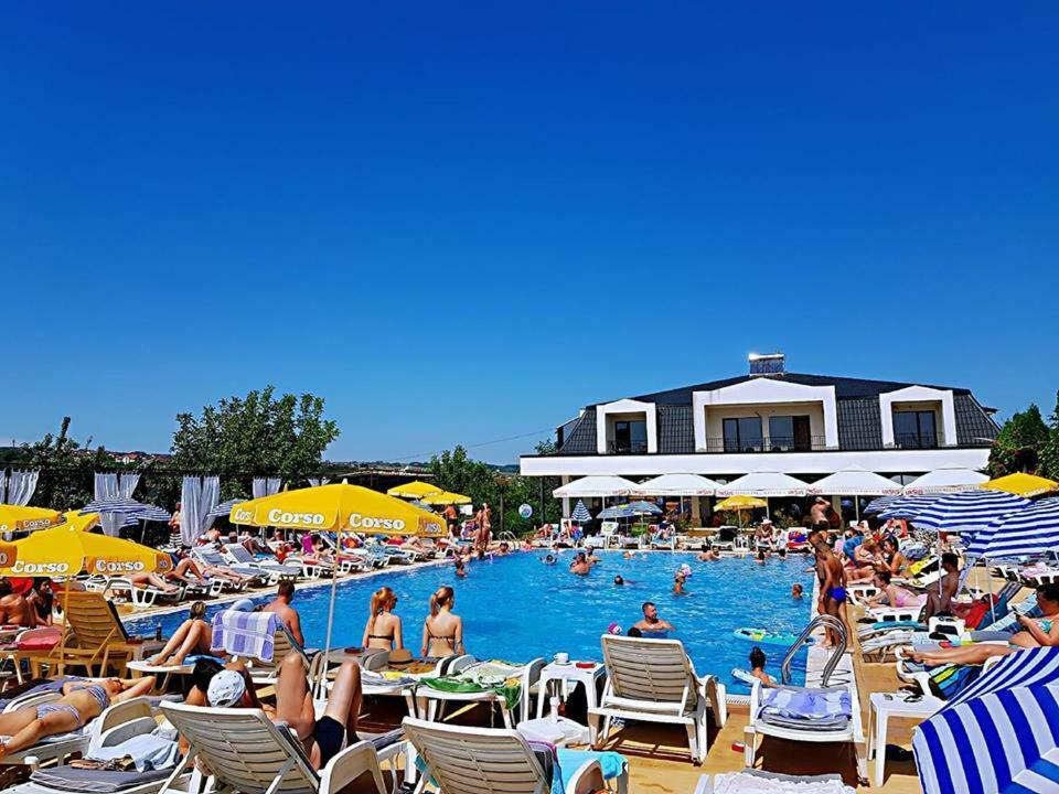Complex Eos Hotel Valea Lupului  Ngoại thất bức ảnh