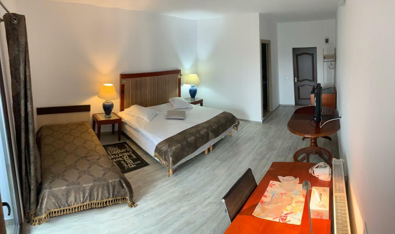 Complex Eos Hotel Valea Lupului  Ngoại thất bức ảnh